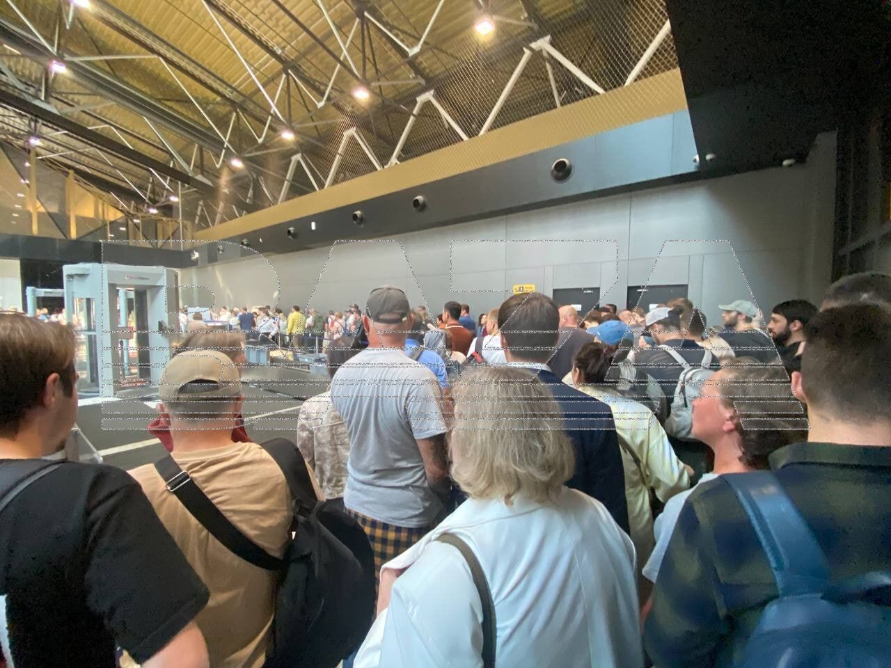 У Росії стався масштабний колапс в аеропорту: хакери заявили про повне знищення внутрішньої ІТ-інфраструктури "Аерофлоту". Фото