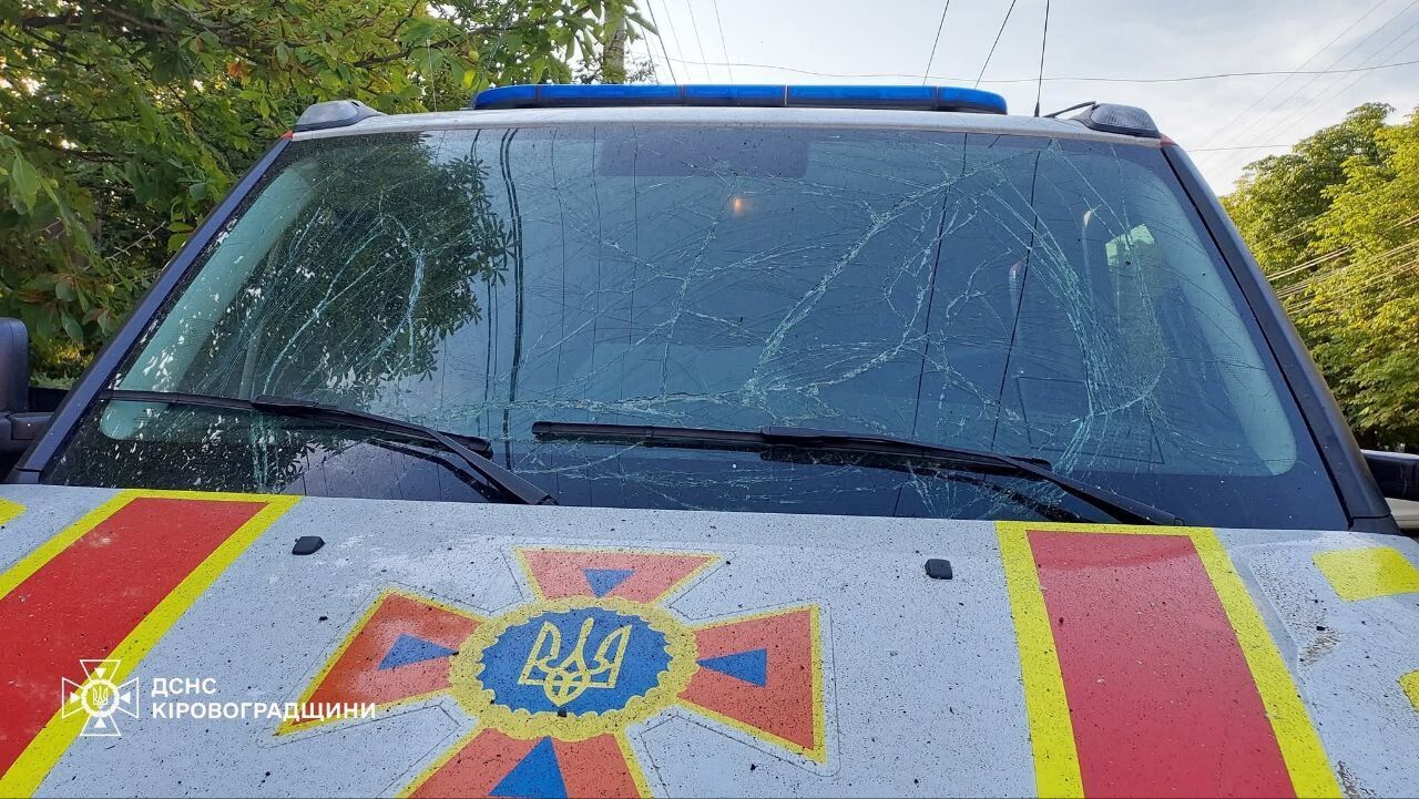 Пошкоджено філармонію, будівлі університету й підрозділу ДСНС: фото і відео наслідків атаки РФ на Кропивницький
