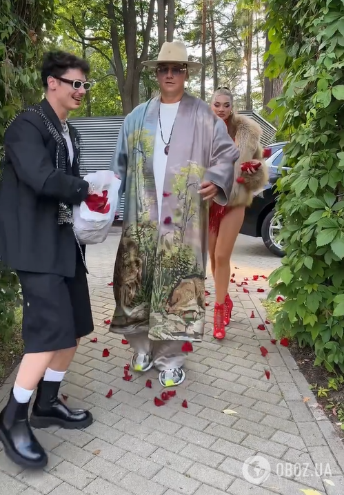 "Це Кіркоров №2?" Потап блиснув "гумором" та дивакуватим стилем на фестивалі Лайми Вайкуле, але публіка не оцінила