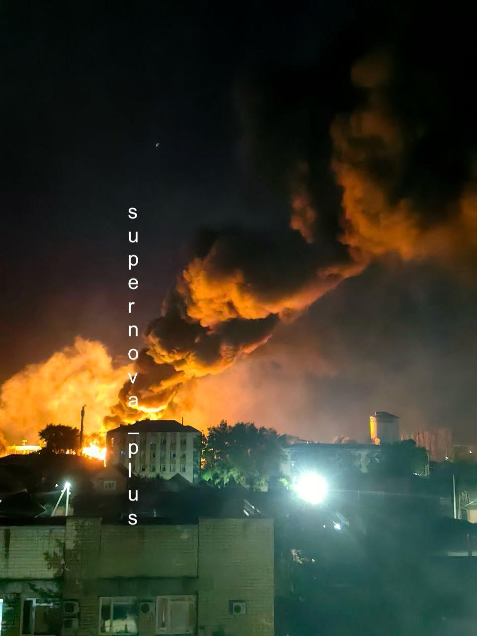 В небо поднялся столб дыма: в Ростовской области поражена железнодорожная инфраструктура. Фото и видео