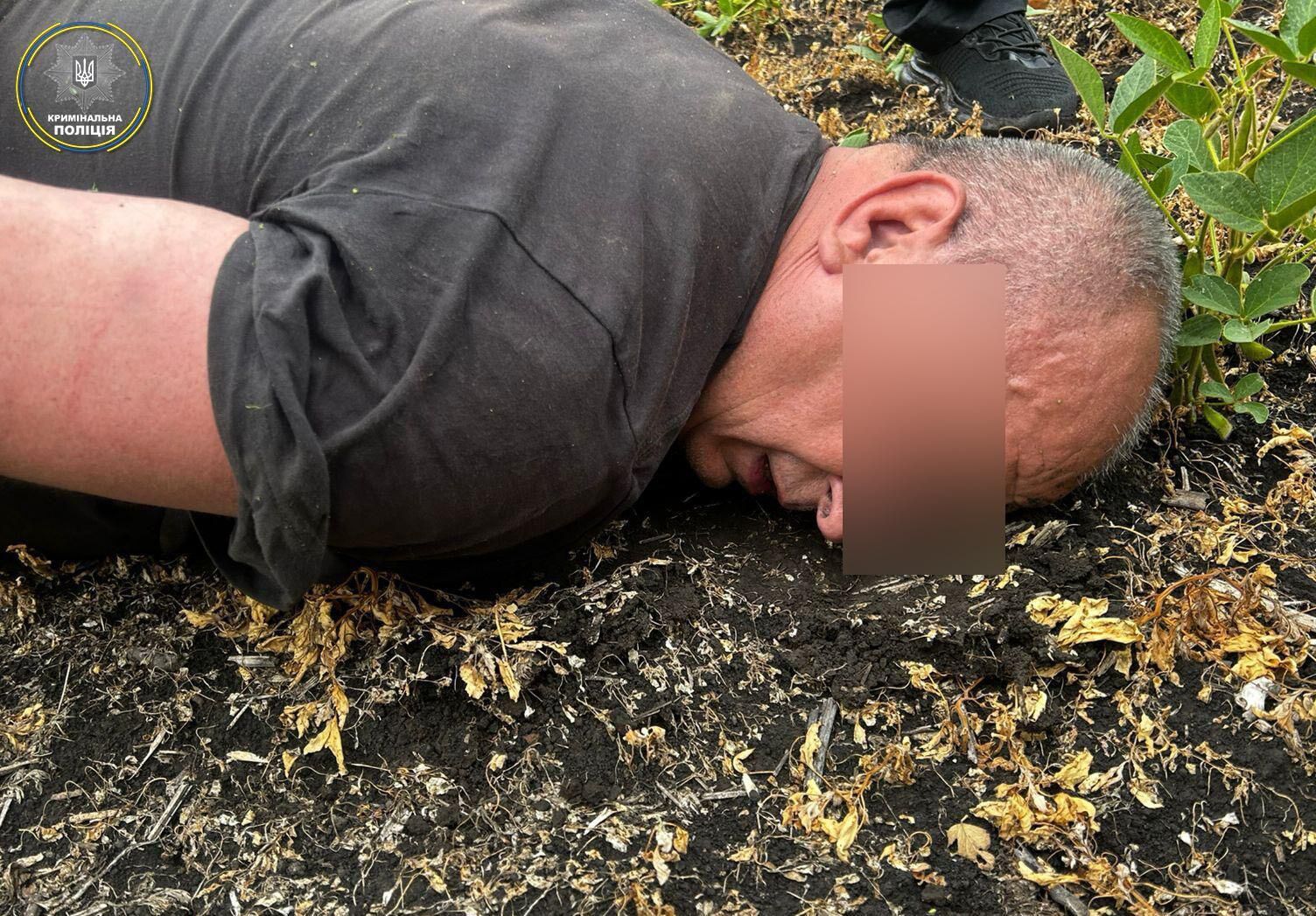 Женщину вывезли в поле, мужчину оставили умирать в доме: задержали убийцу супругов из Черкасской области, его сообщник продолжает находиться в бегах