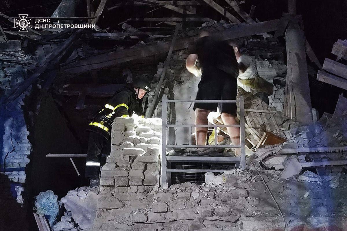 "Москва заслуговує на дуже жорсткий санкційний тиск": Зеленський відреагував на нові удари РФ по Україні й назвав кількість жертв. Фото