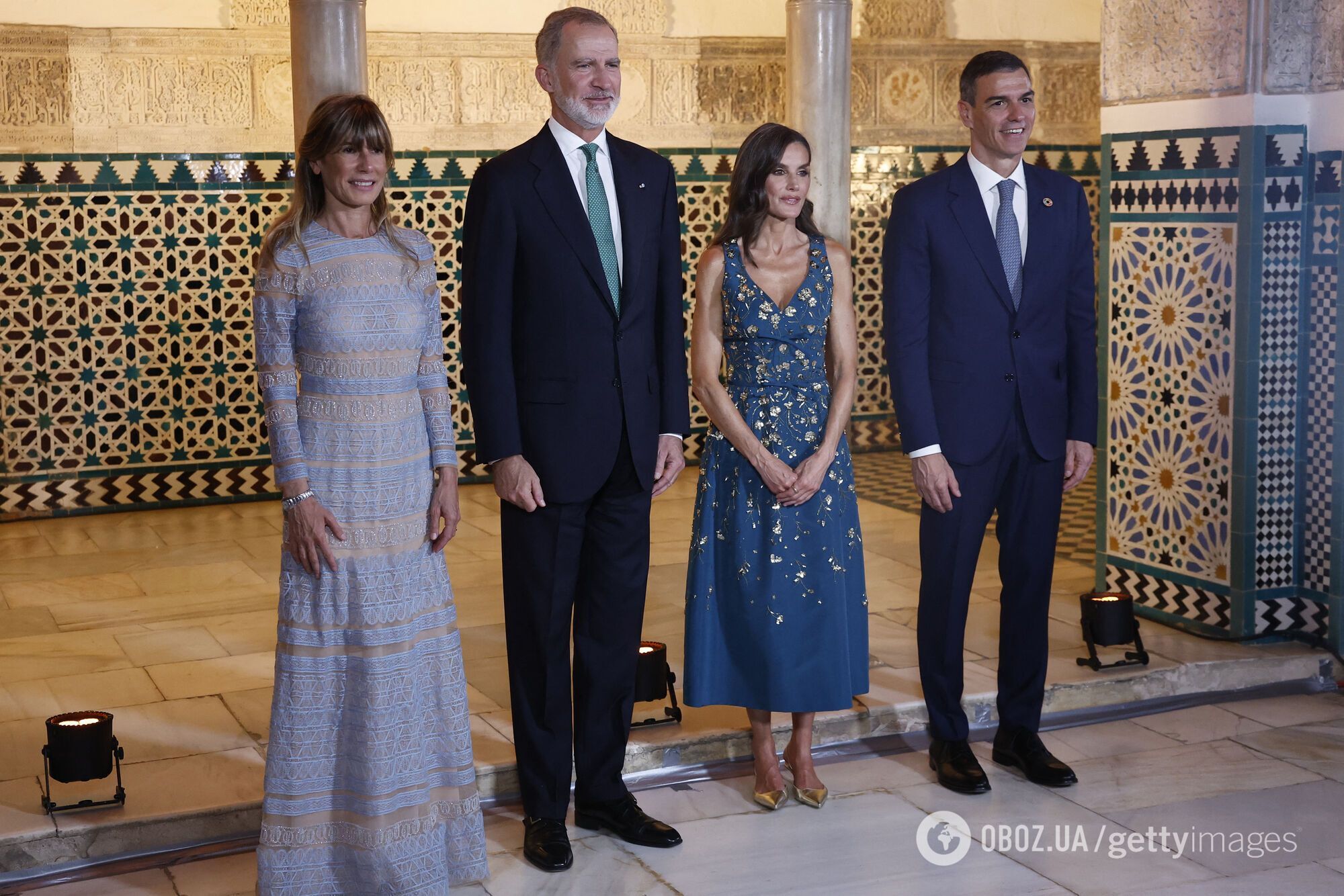 Одна из самых стильных королевских особ мира Летиция в элегантном платье повторила свой образ 2019 года. Фото