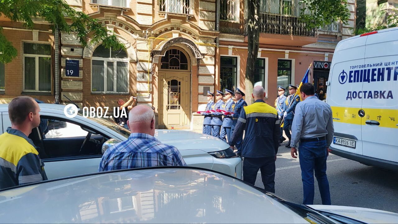 Погиб во время отражения российской атаки: в Киеве попрощались с пилотом F-16 Максимом Устименко. Фото и видео