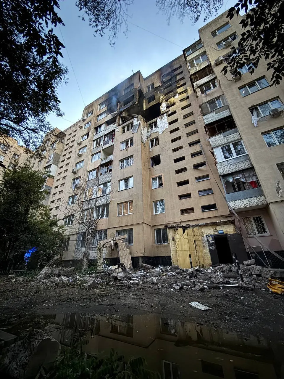 Росія атакувала Одесу ударними дронами: пошкоджено житлові будинки, є постраждалі. Фото й відео