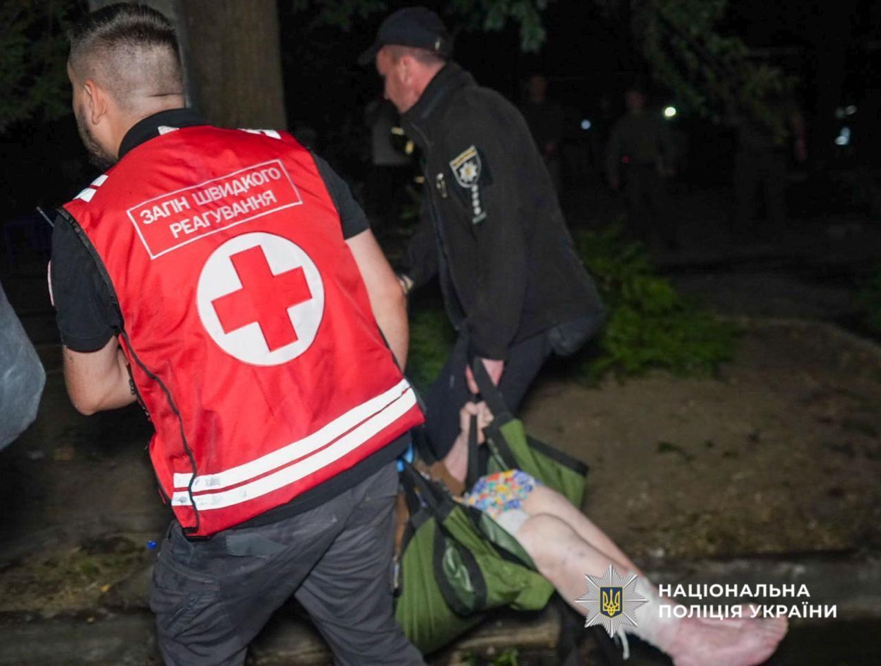 Росія атакувала Одесу ударними дронами: пошкоджено житлові будинки, є постраждалі. Фото й відео