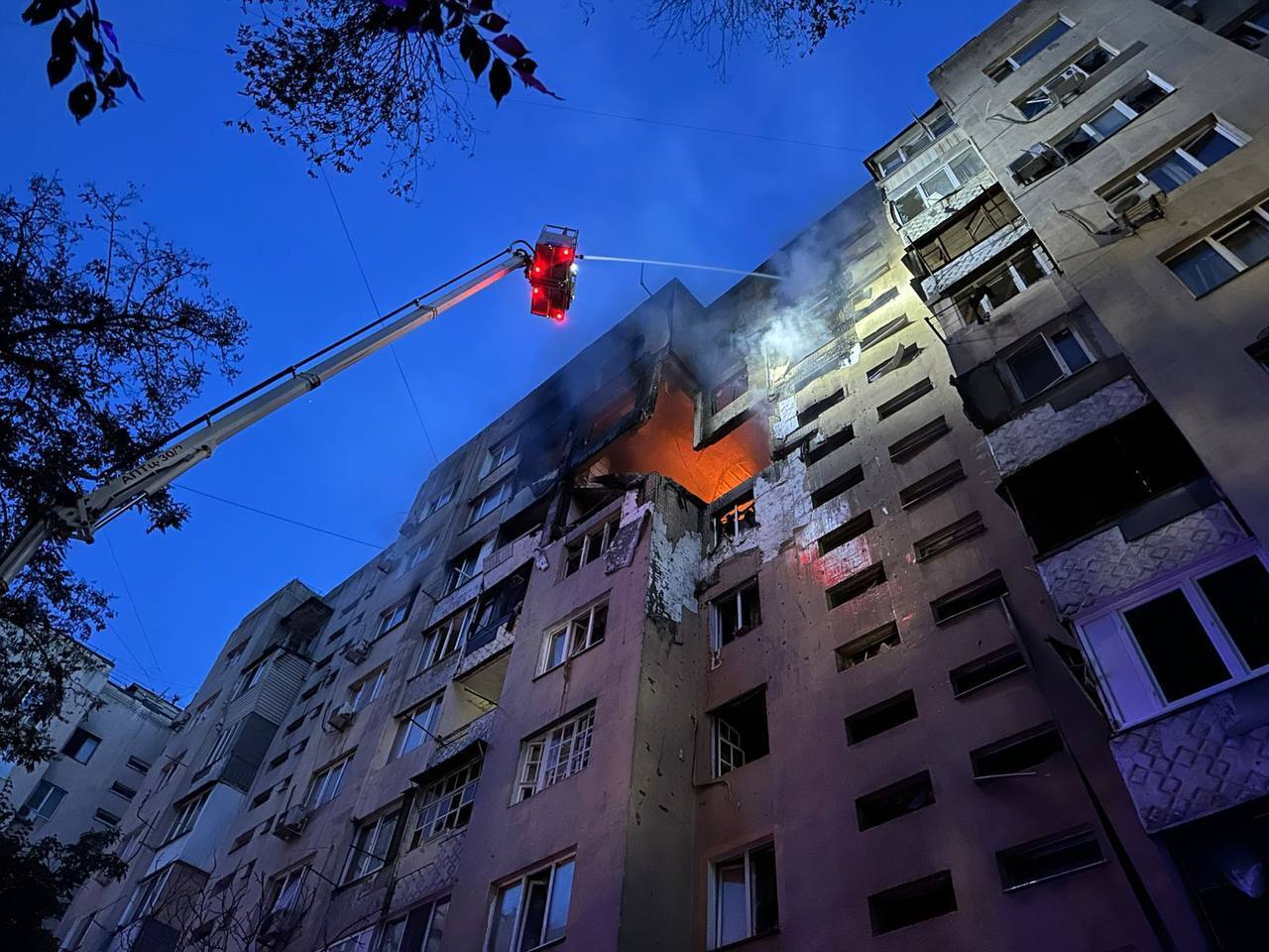 Росія атакувала Одесу ударними дронами: пошкоджено житлові будинки, є постраждалі. Фото й відео