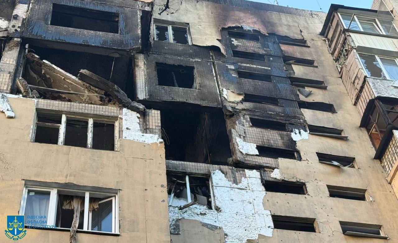 Росія атакувала Одесу ударними дронами: пошкоджено житлові будинки, є постраждалі. Фото й відео
