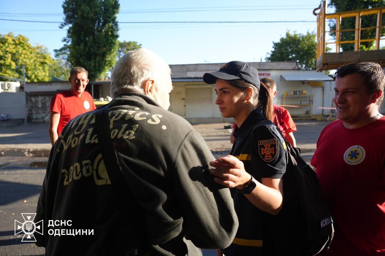 Росія атакувала Одесу ударними дронами: пошкоджено житлові будинки, є постраждалі. Фото й відео