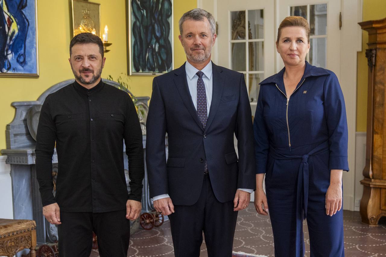 Зеленський приїхав до Данії на церемонію відкриття головування країни у Раді ЄС і мав аудієнцію у короля. Фото й відео