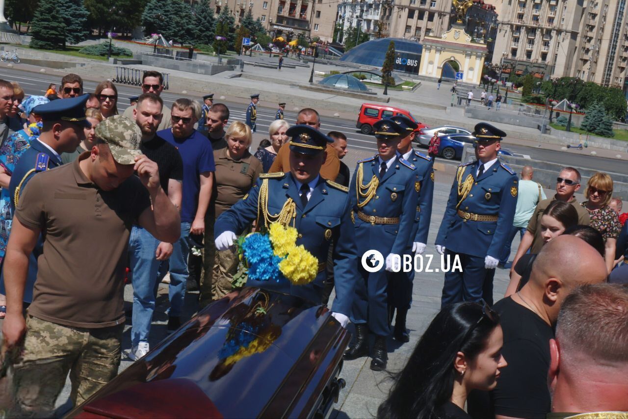 Погиб во время отражения российской атаки: в Киеве попрощались с пилотом F-16 Максимом Устименко. Фото и видео