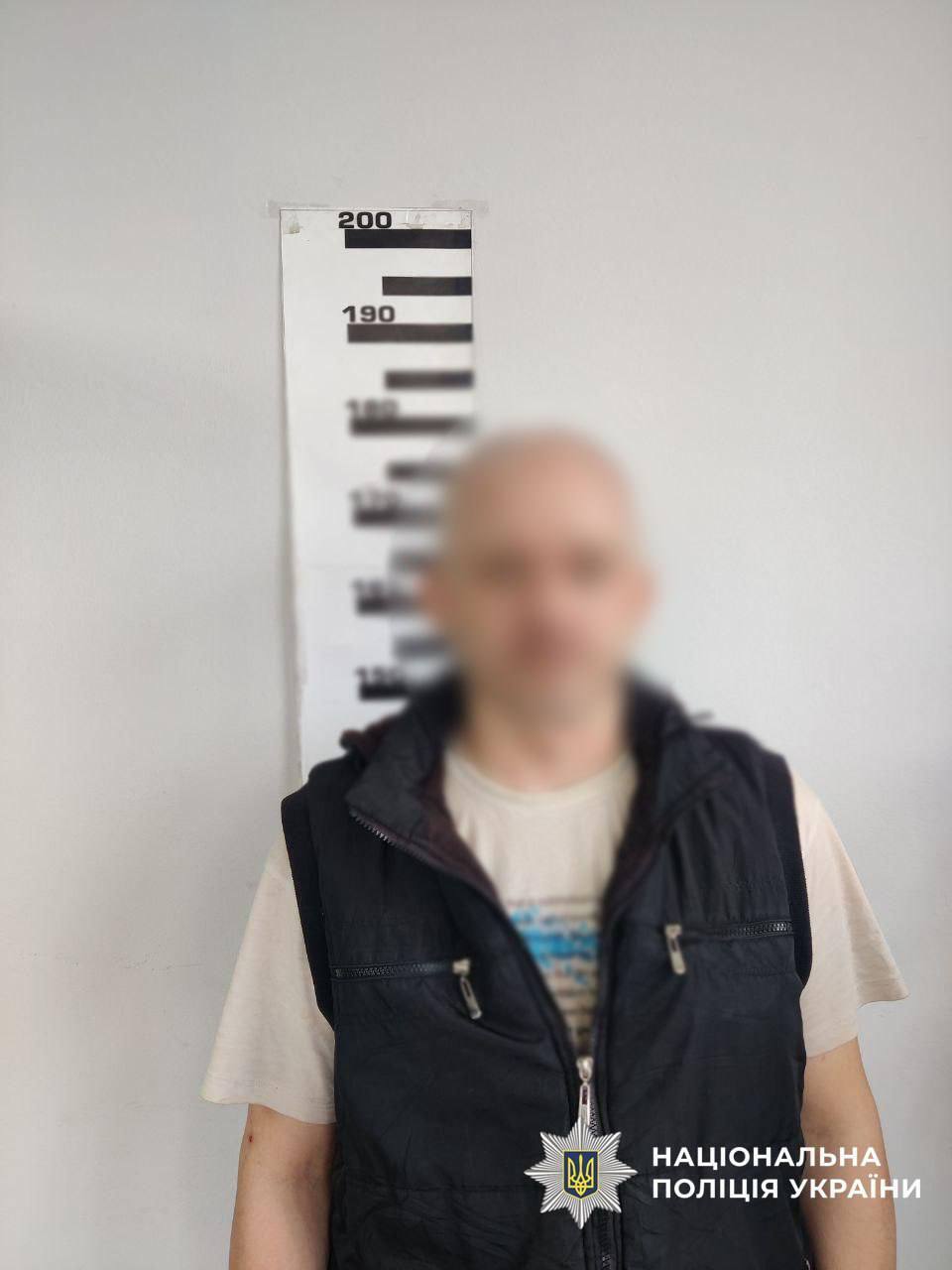 У Києві викрили чоловіка, який зберігав дома вибухівку та боєприпаси. Подробиці та фото