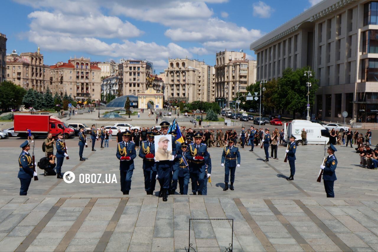 Погиб во время отражения российской атаки: в Киеве попрощались с пилотом F-16 Максимом Устименко. Фото и видео