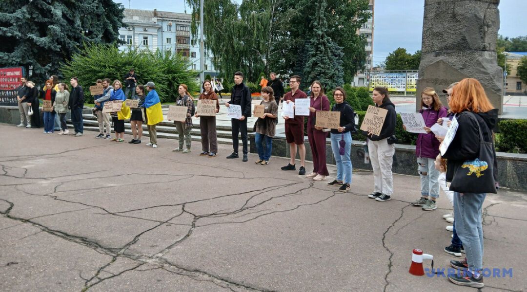 У Києві та інших містах пройшла акція з вимогою ухвалити законопроєкт про відновлення незалежності НАБУ та САП. Фото й відео