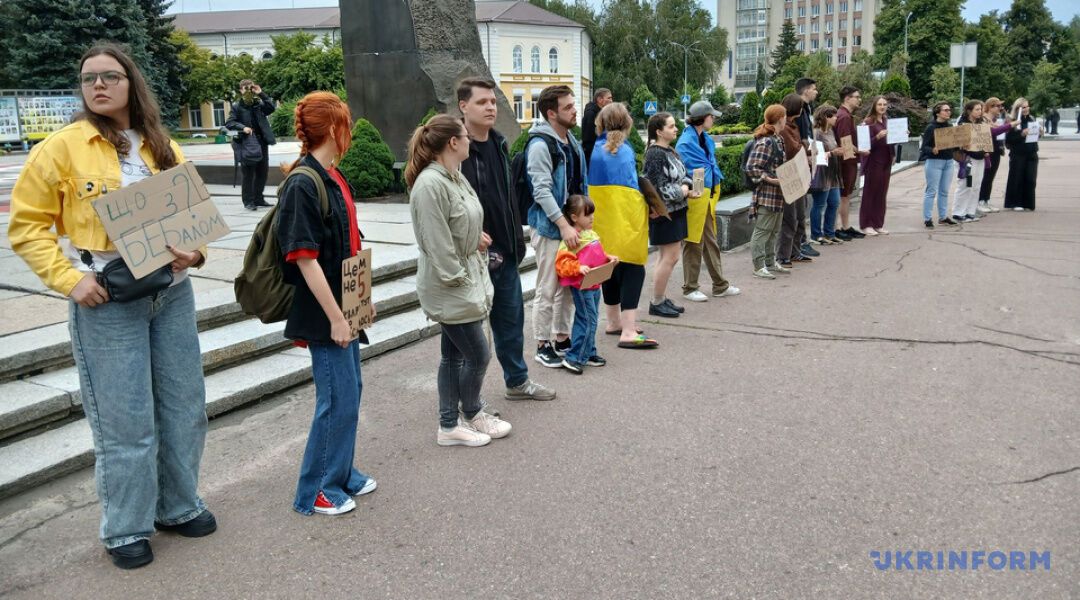 У Києві та інших містах пройшла акція з вимогою ухвалити законопроєкт про відновлення незалежності НАБУ та САП. Фото й відео