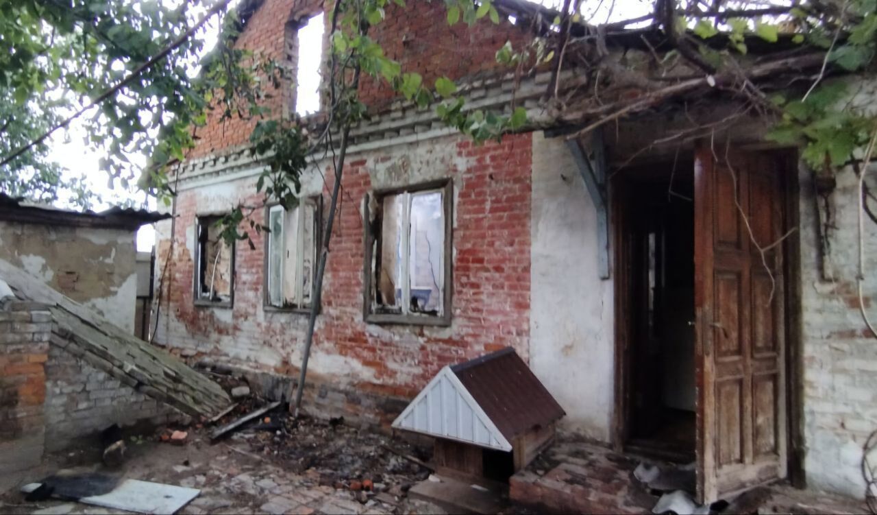 Оккупанты ударили по Днепропетровщине: повреждены предприятия, произошли пожары, есть пострадавшие. Фото