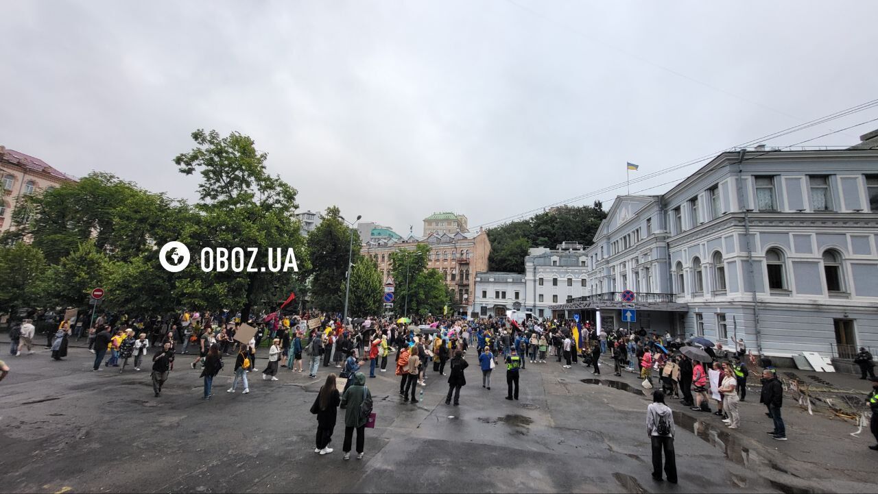 У Києві та інших містах пройшла акція з вимогою ухвалити законопроєкт про відновлення незалежності НАБУ та САП. Фото й відео