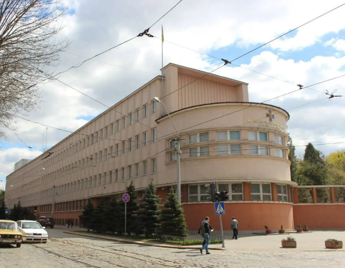 Як будівля міських електромереж у Львові стала символом радянського терору: старі фото