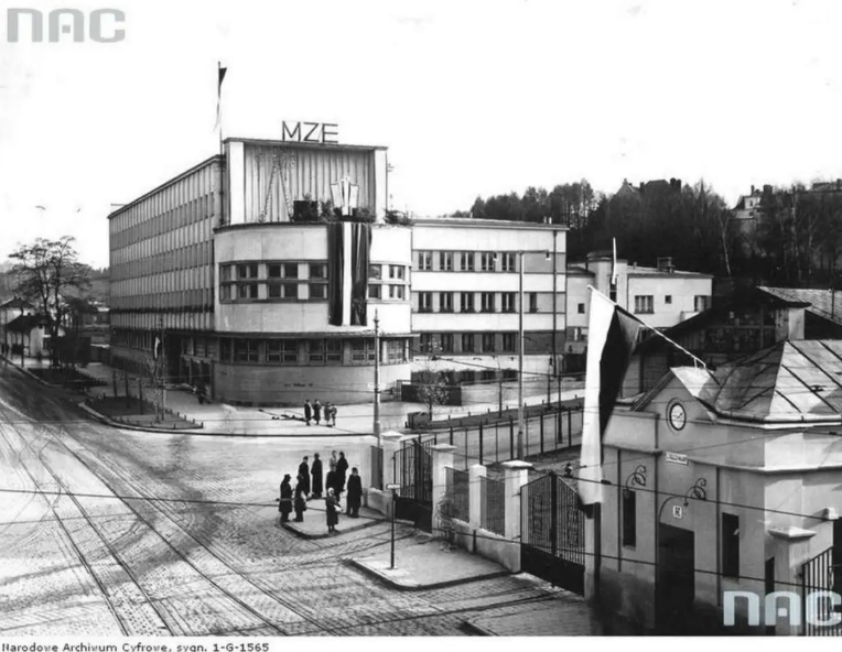 Як будівля міських електромереж у Львові стала символом радянського терору: старі фото