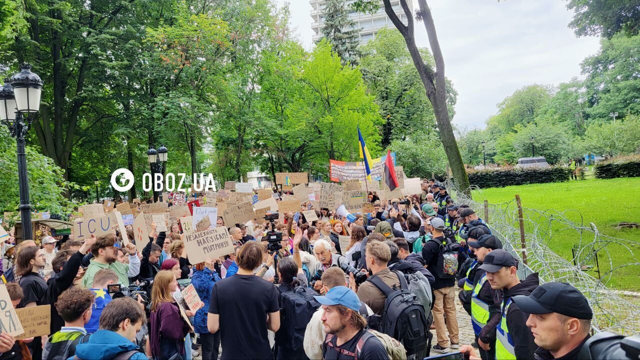 В Раде поддержали законопроект о возвращении полномочий НАБУ и САП: после подписания президентом документ уже опубликовали в "Голосе Украины". Все подробности