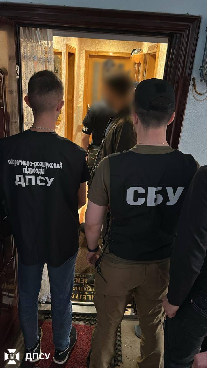 "Дельцы" брали по 13 тыс. евро с каждого: пограничники разоблачили масштабную схему незаконной переправки нарушителей через границу. Фото