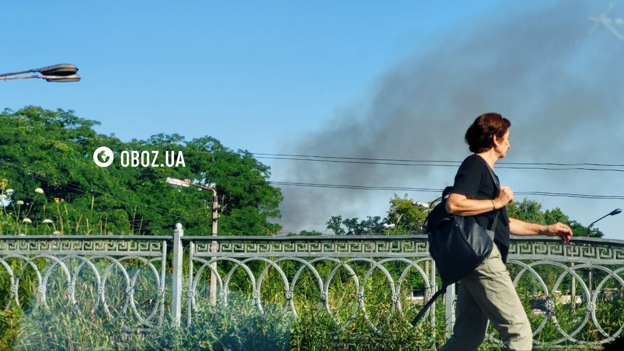Ударом винесло вікна, квартири вигоріли зсередини: нові фото й відео наслідків влучання "Шахеда" у багатоповерхівку в Києві