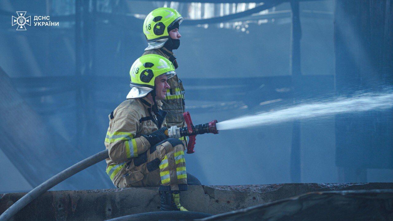 У Києві під час розбору завалів виявили тіло загиблого внаслідок російського обстрілу. Подробиці та фото