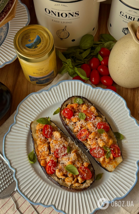 Вкусные запеченные баклажаны с курицей и сыром: идеальное блюдо для сытного обеда или ужина