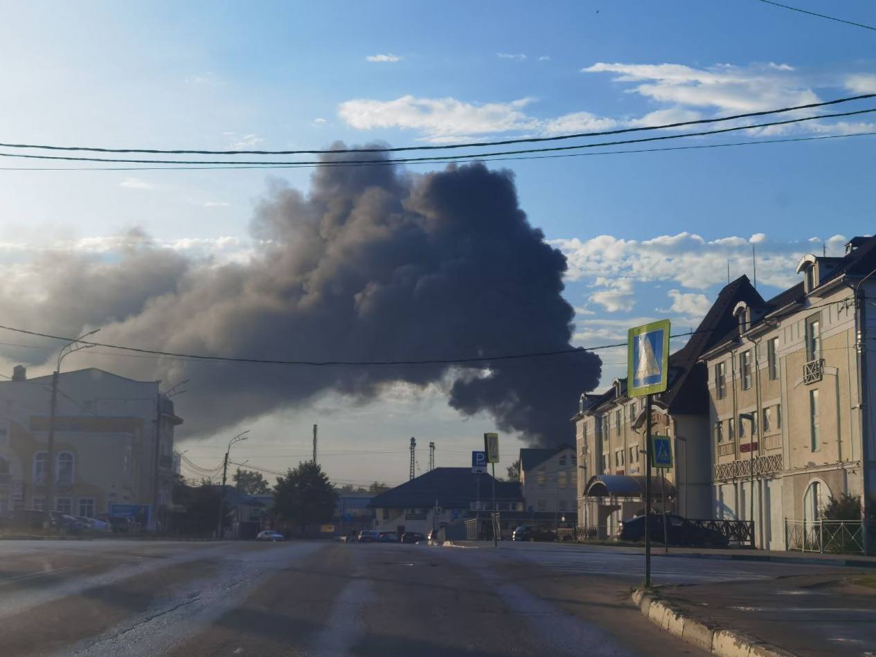 В Генштабе подтвердили удар по предприятию по производству боевых частей для "Шахедов" в Подмосковье: зафиксирован пожар