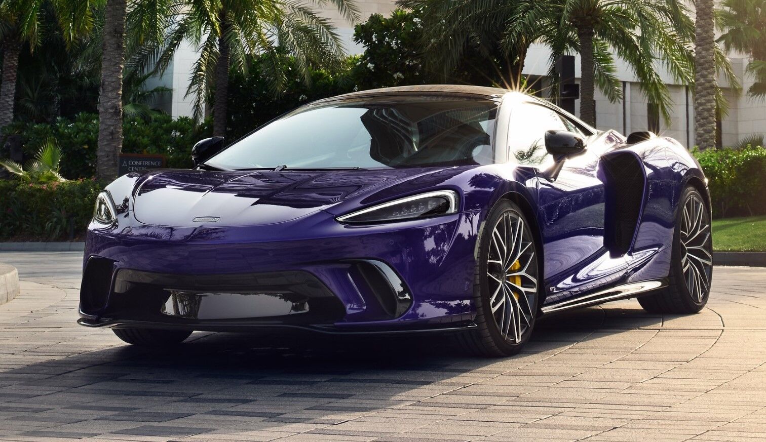 McLaren GTS
