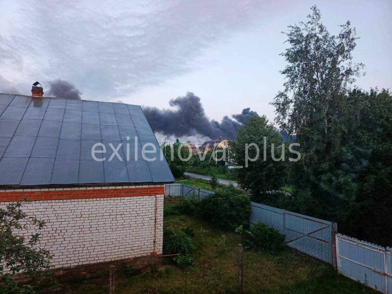БпЛА атаковали в РФ военные аэродромы и завод в Чебоксарах: возникли пожары. Фото и видео