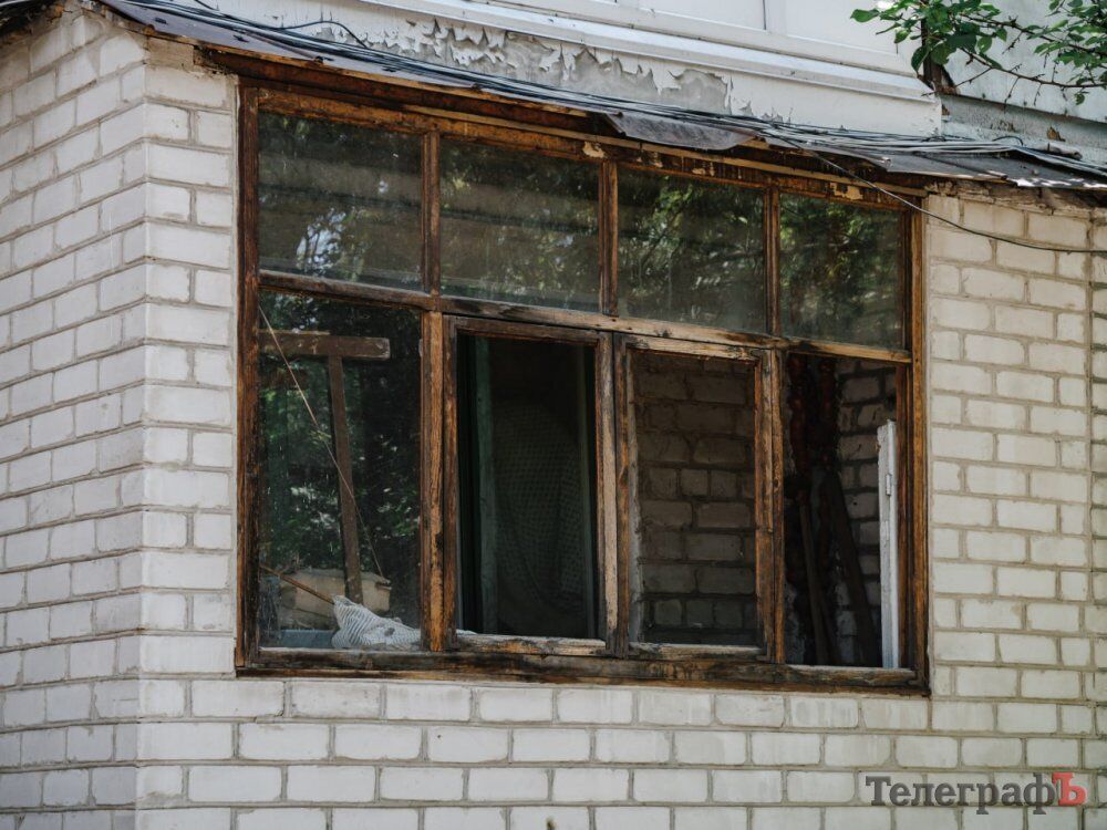 В Кременчуге после прилетов здание ТЦК уничтожено дотла: фото последствий