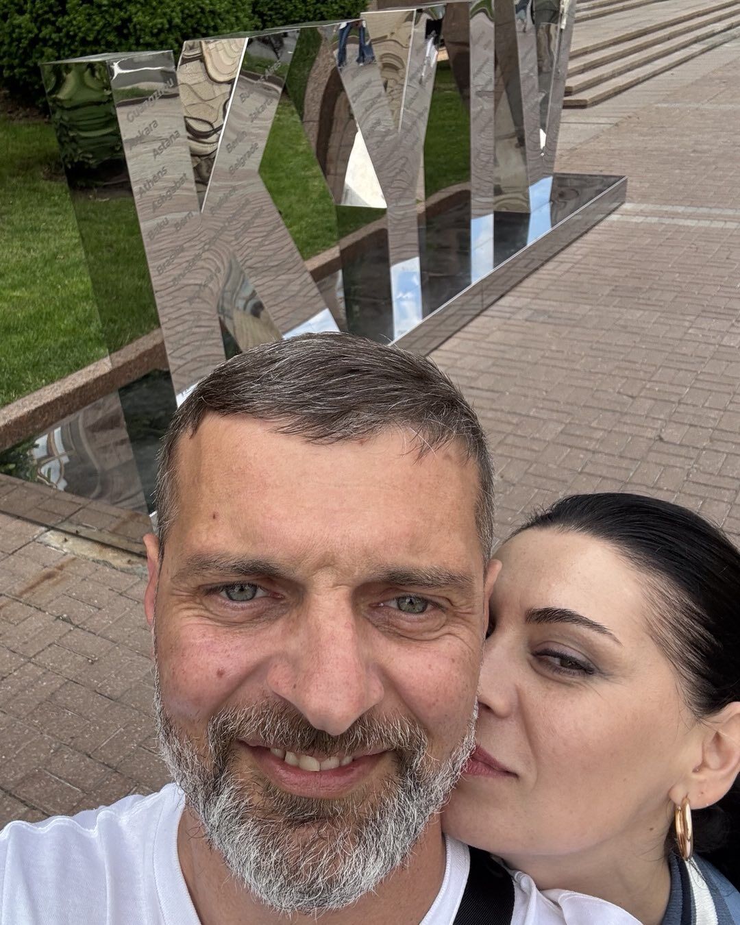 Герой "Азовсталі" Михайло Діанов одружився: раніше йому приписували роман з Поляковою