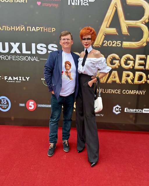 Ведуча "Аферистів в сітях" натякнула на вагітність. Фото