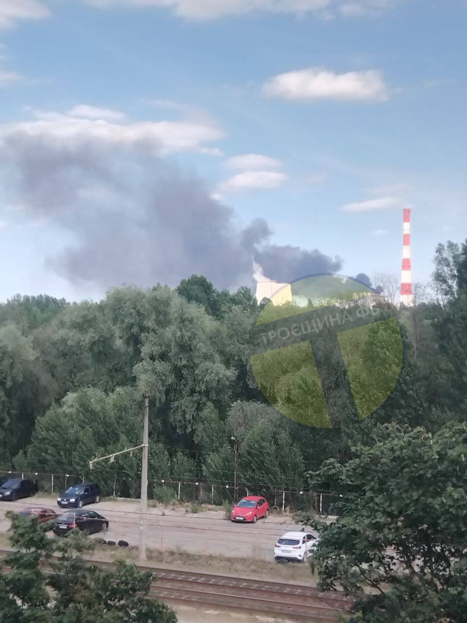 В Киеве на Троещине произошел мощный взрыв возле ТЭЦ, на нескольких улицах пропал свет: какая причина. Все подробности