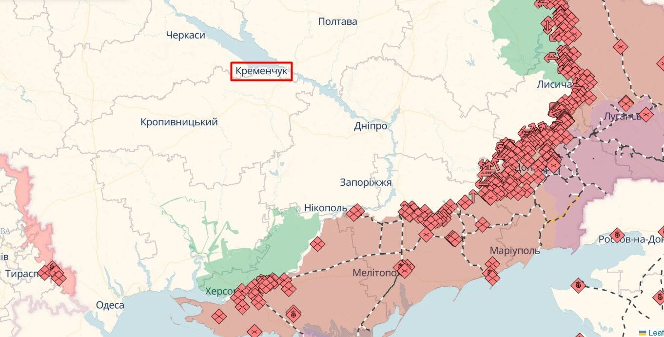У мережі показали момент прильоту БПЛА по будівлі ТЦК у Кременчуці