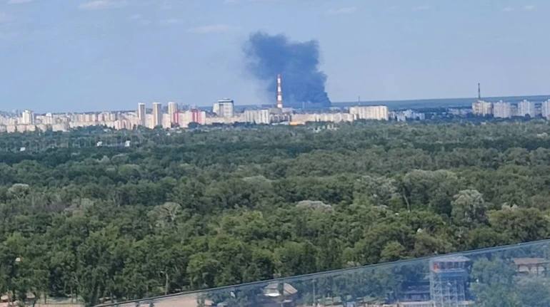 В Киеве на Троещине произошел мощный взрыв возле ТЭЦ, на нескольких улицах пропал свет: какая причина. Все подробности
