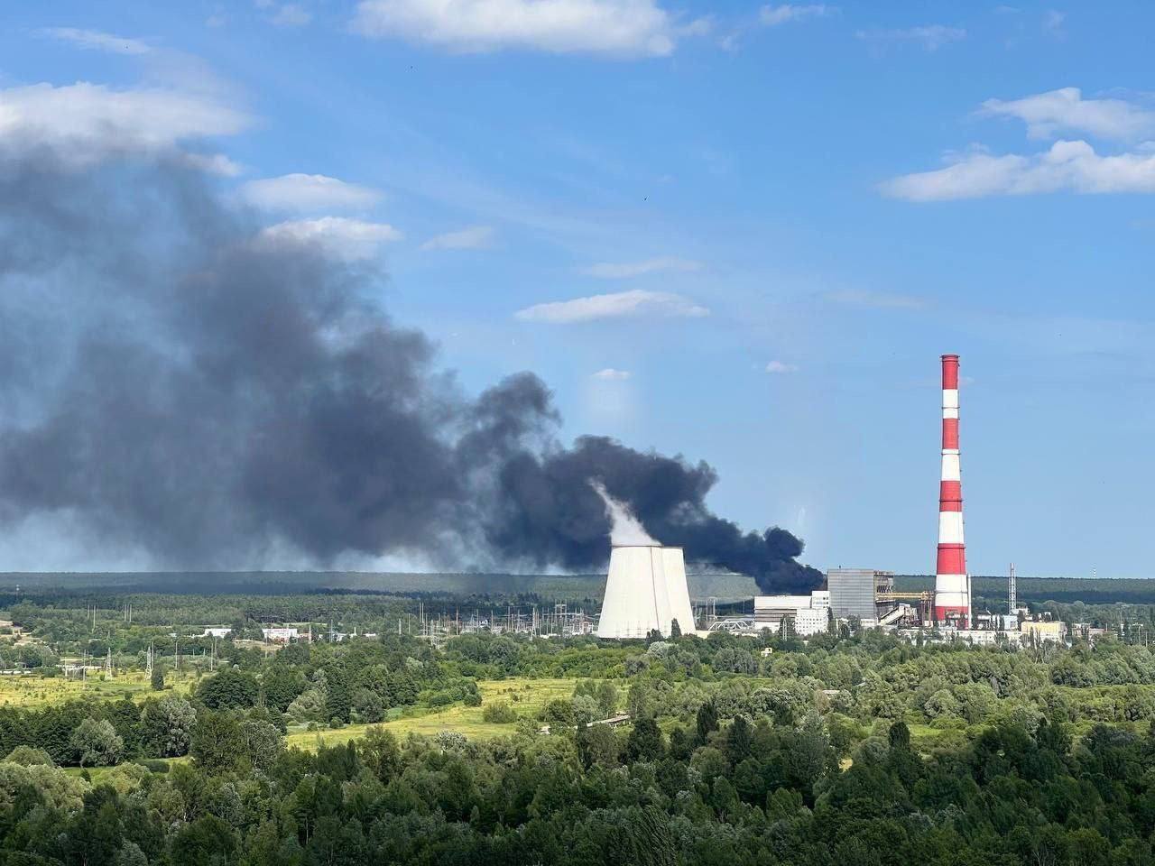 В Киеве на Троещине произошел мощный взрыв возле ТЭЦ, на нескольких улицах пропал свет: какая причина. Все подробности