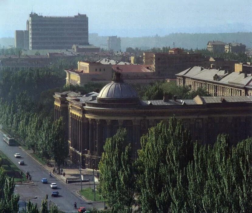 Яким був Донецьк у різні роки: архівні фото