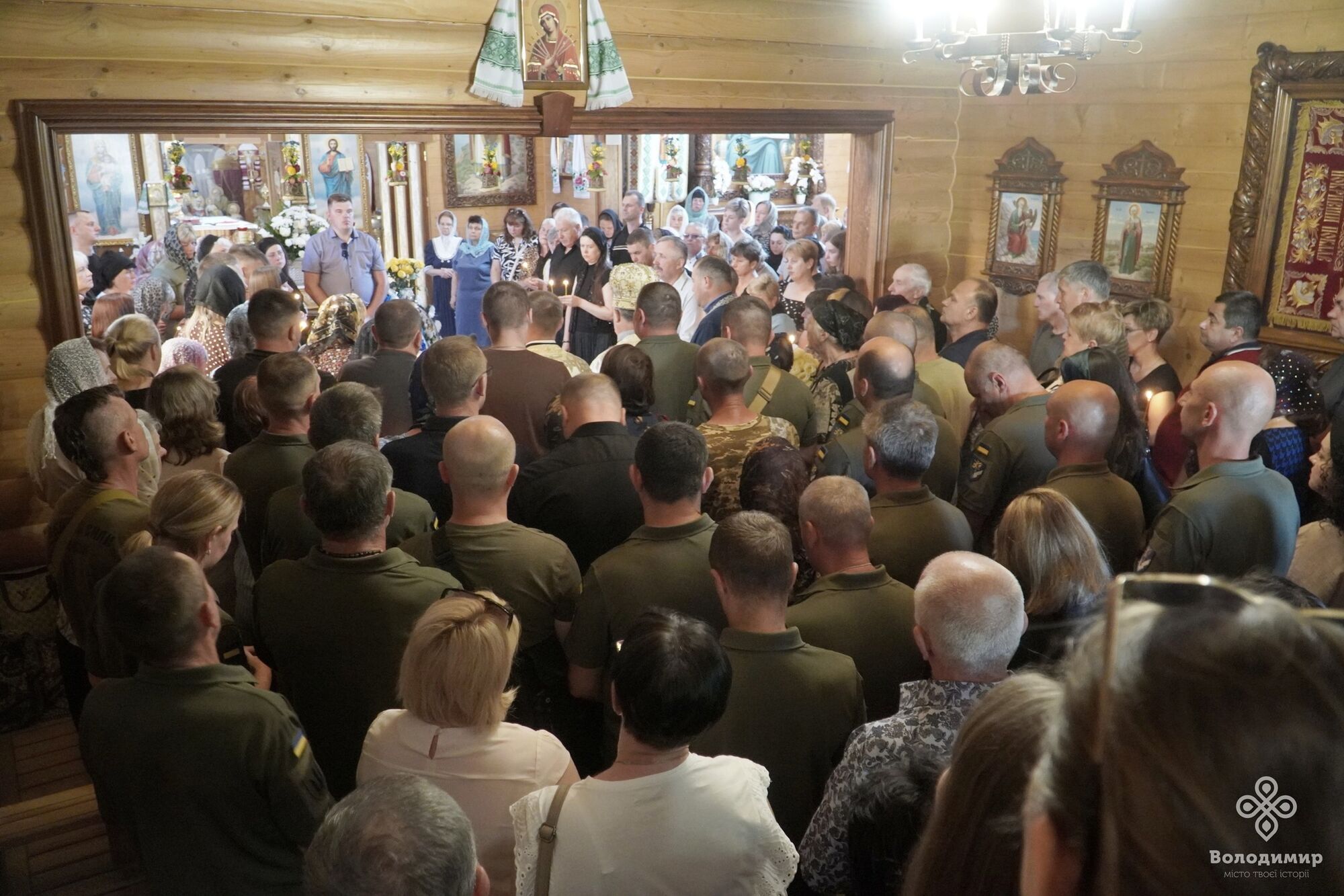 Медики не змогли врятувати: на Волині попрощалися з Героєм Юрієм Глусем. Фото