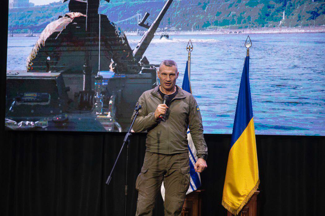 "Вистоїмо пліч-о-пліч": Кличко вручив нагороди до Дня Військово-морських сил України