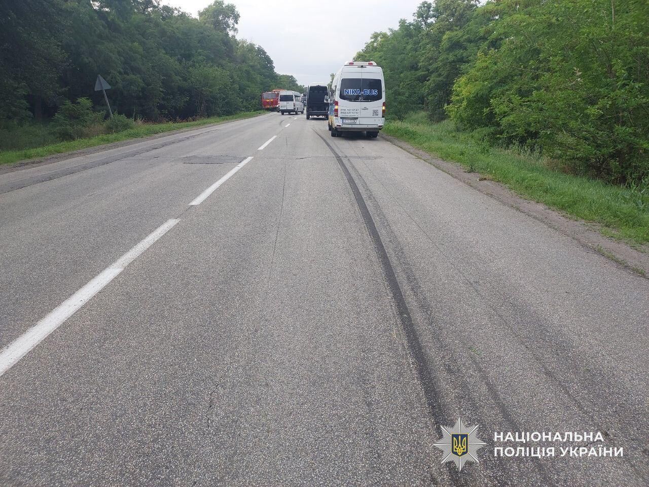На Днепропетровщине перевернулся двухэтажный пассажирский автобус: есть жертва, десятки людей пострадали. Фото