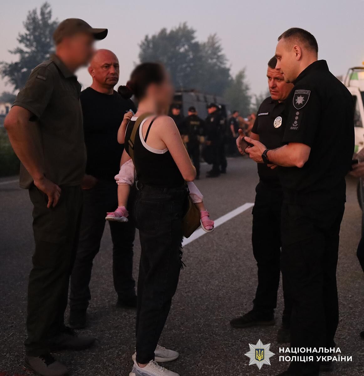 Вибухи поблизу Житомира: поліція повідомила про підозру жителю Сумщини й чотирьом спільникам. Фото