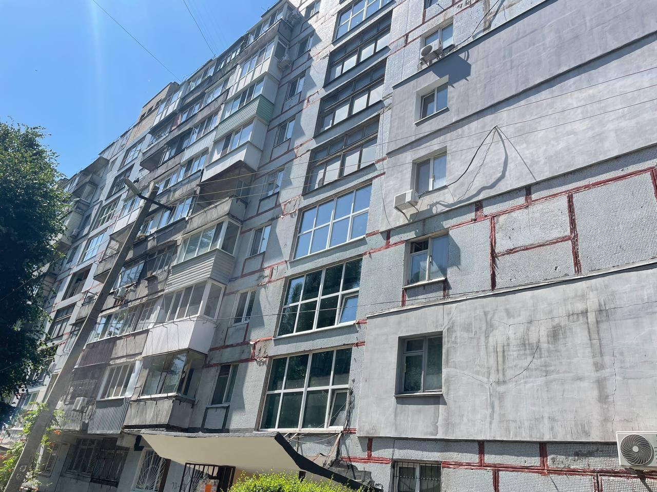 Дніпро відновлює пошкоджені внаслідок "прильотів" будинки ОСББ і ЖБК за кошти міського бюджету