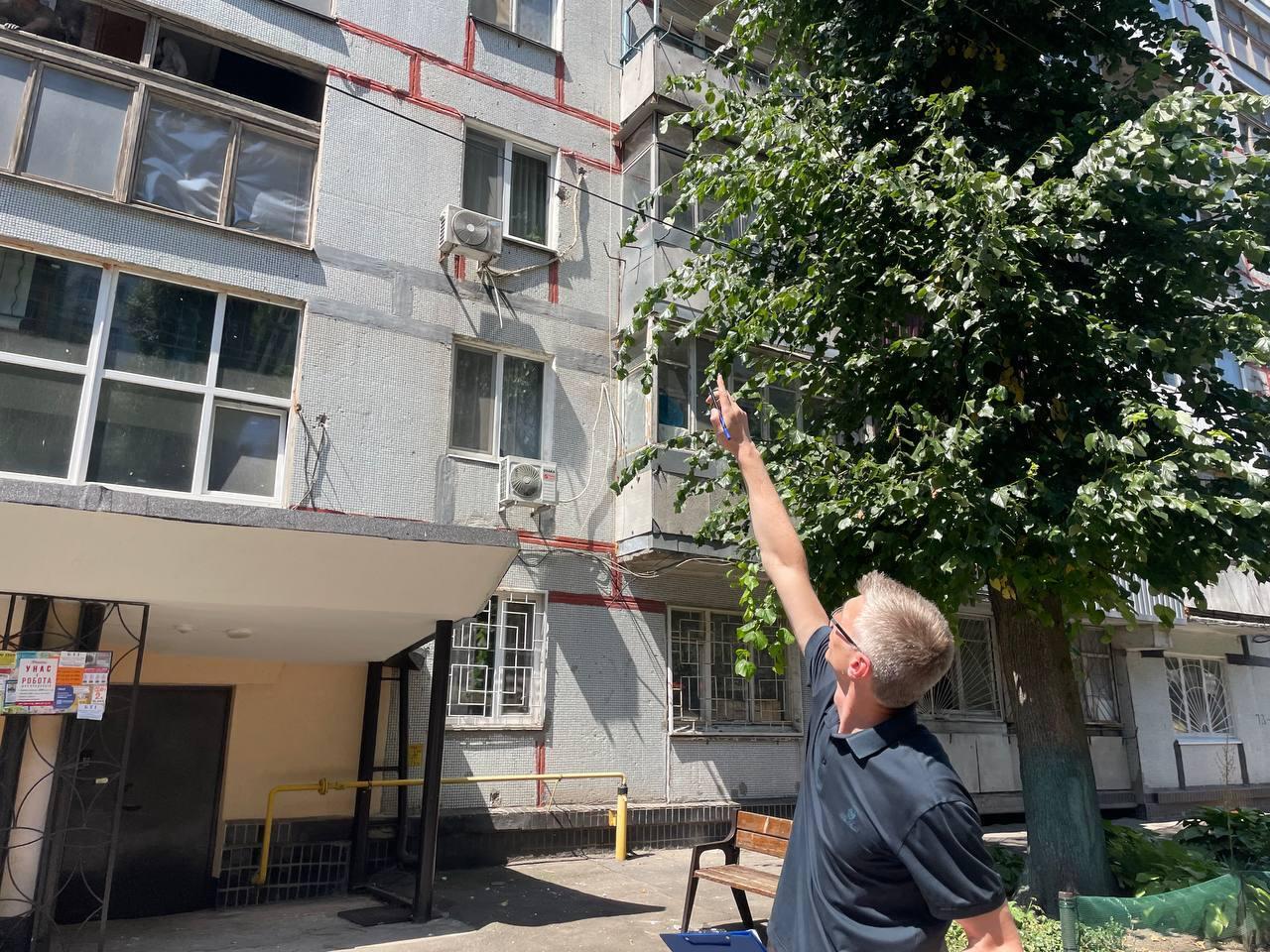 Дніпро відновлює пошкоджені внаслідок "прильотів" будинки ОСББ і ЖБК за кошти міського бюджету