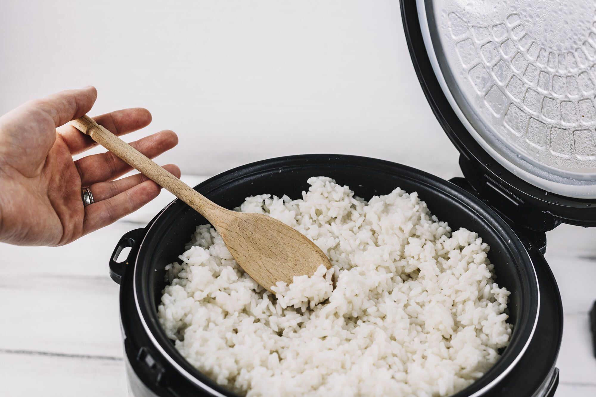 Никогда не варите так рис: будет слипаться и получится невкусным