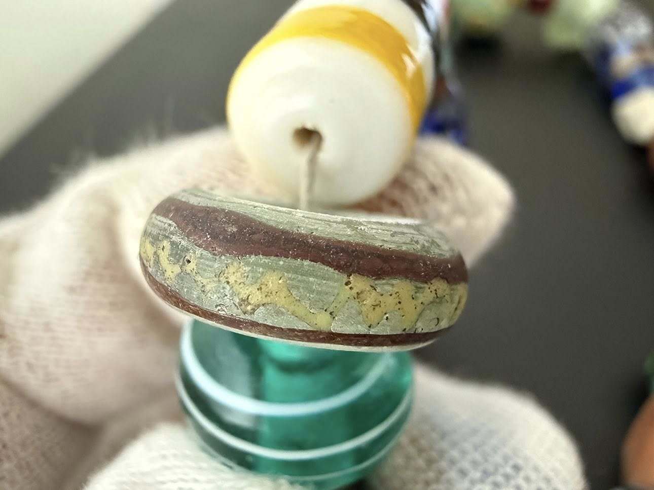 Из Украины под видом бижутерии пытались вывезти уникальный археологический клад. Подробности и фото