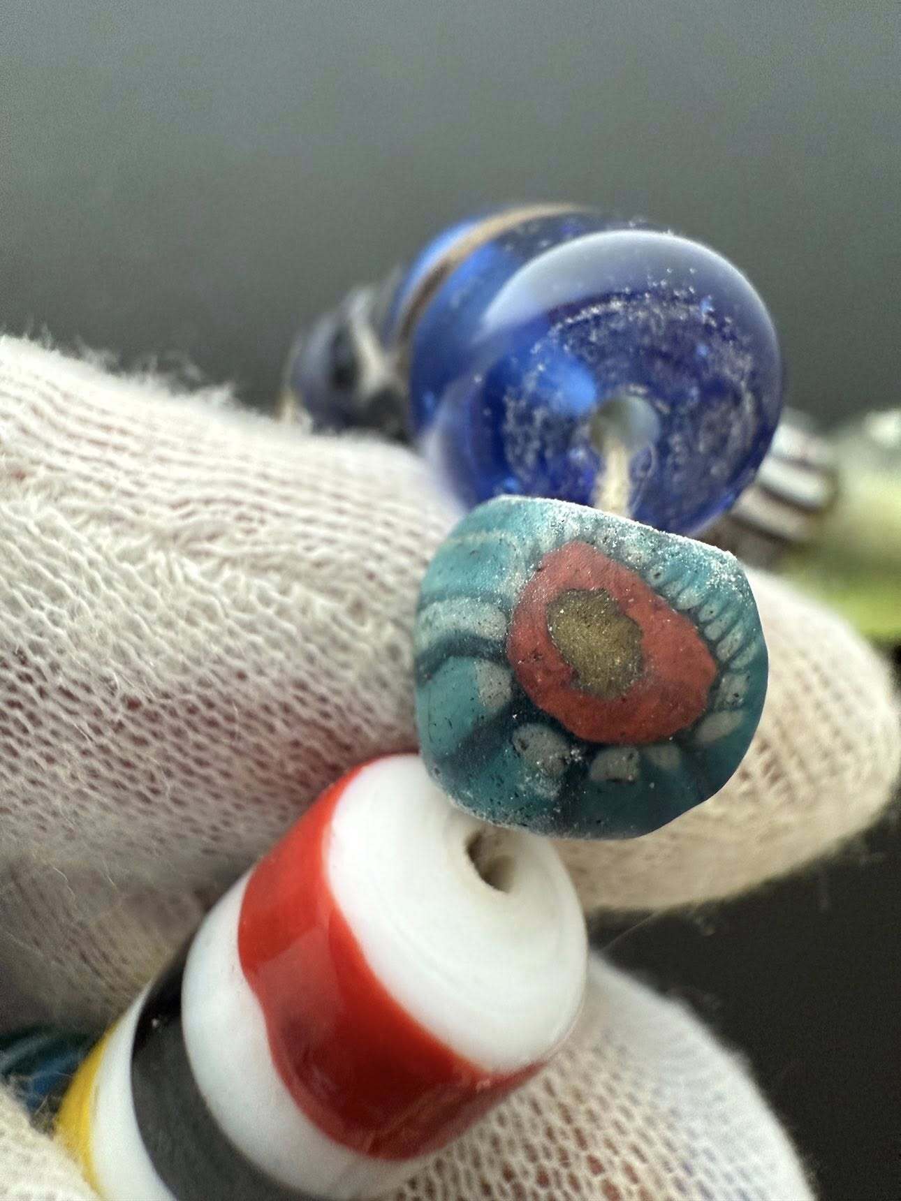 Из Украины под видом бижутерии пытались вывезти уникальный археологический клад. Подробности и фото