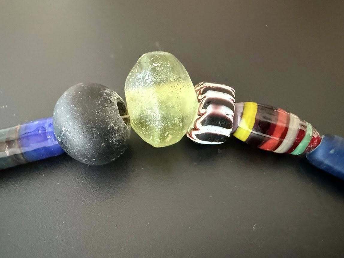 Из Украины под видом бижутерии пытались вывезти уникальный археологический клад. Подробности и фото