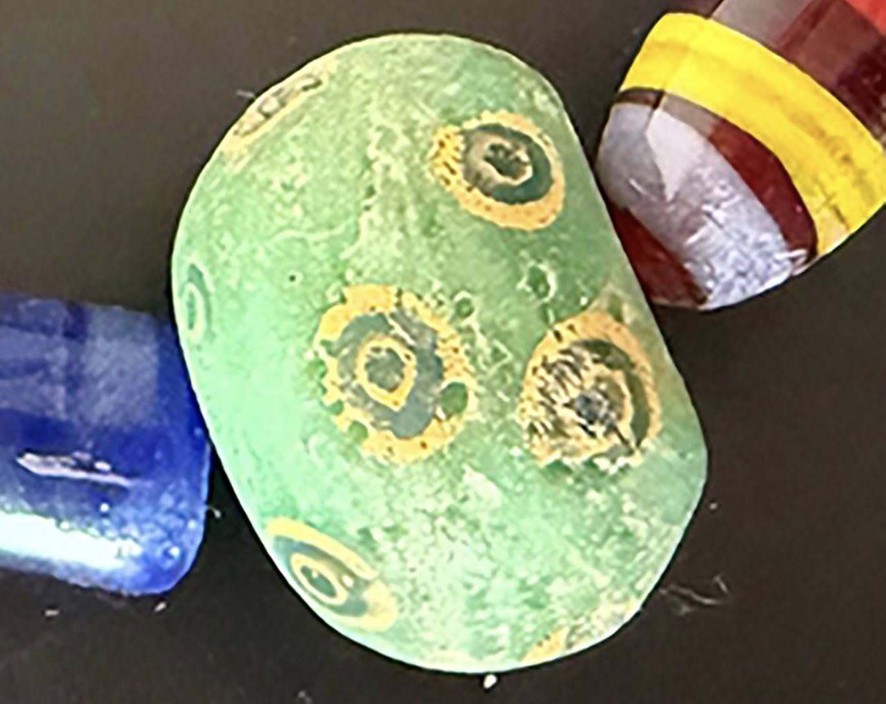 Из Украины под видом бижутерии пытались вывезти уникальный археологический клад. Подробности и фото